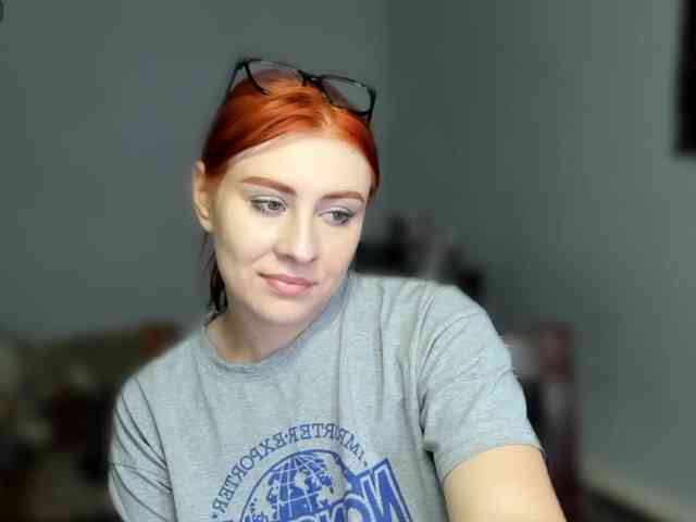 RedheadDevil webcam