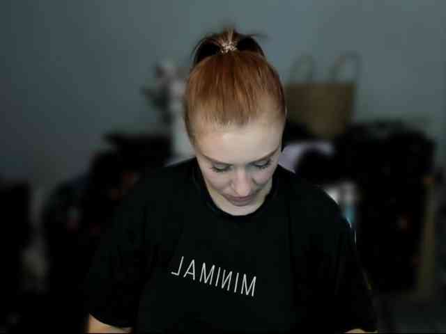 RedheadDevil webcam