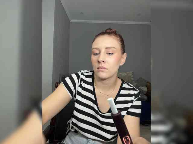 RedheadDevil webcam