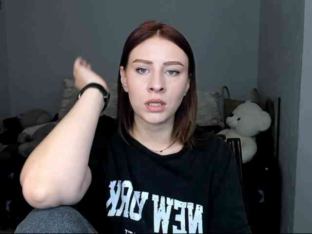 RedheadDevil webcam