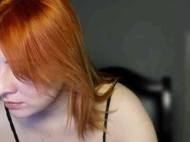 RedheadDevil webcam