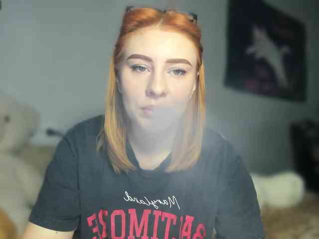 RedheadDevil webcam