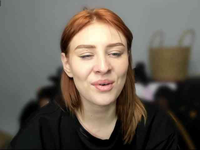 RedheadDevil webcam
