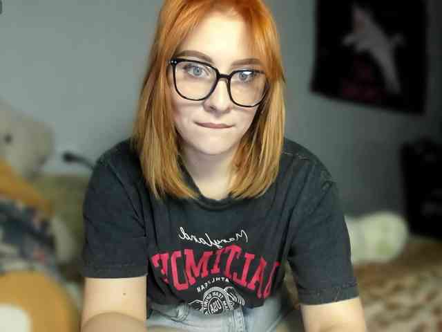 RedheadDevil webcam