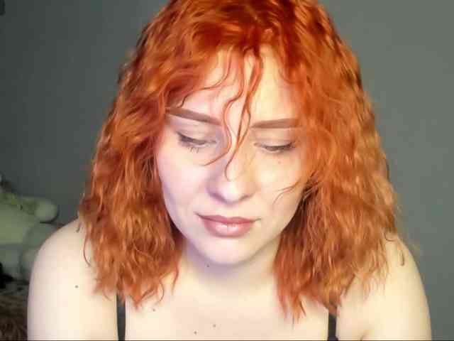 RedheadDevil webcam