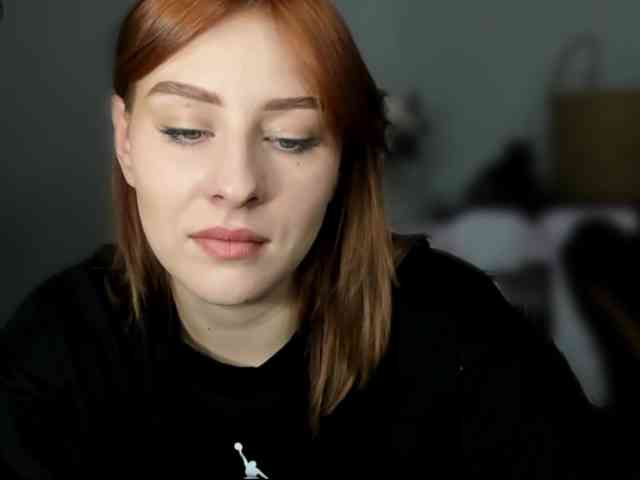 RedheadDevil webcam