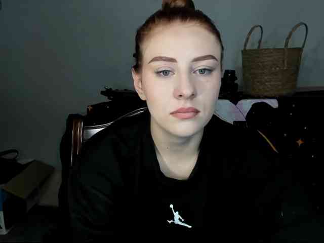 RedheadDevil webcam