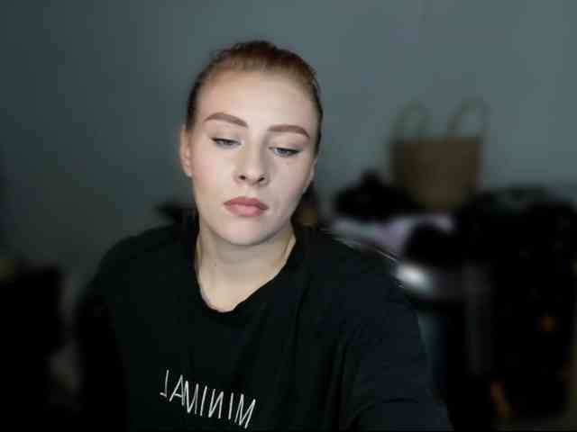 RedheadDevil webcam