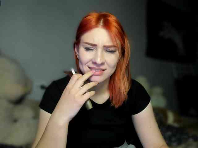 RedheadDevil webcam