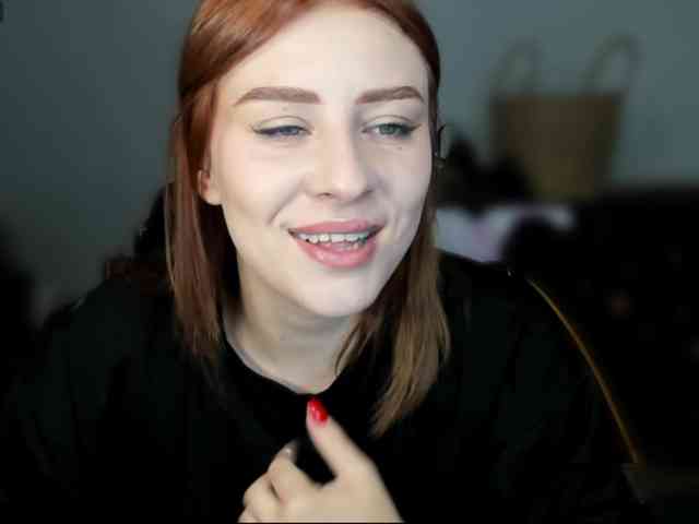 RedheadDevil webcam