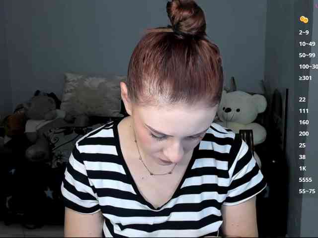 RedheadDevil webcam