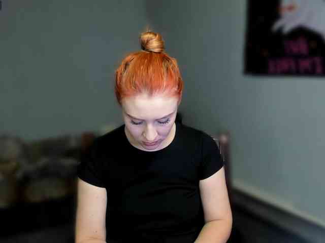 RedheadDevil webcam