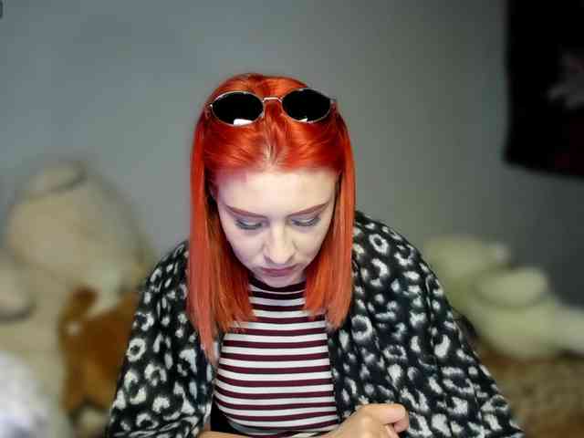 RedheadDevil webcam