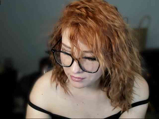 RedheadDevil webcam