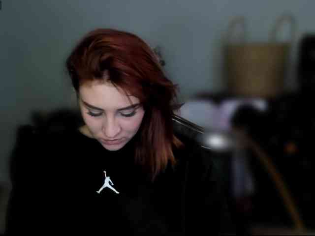 RedheadDevil webcam