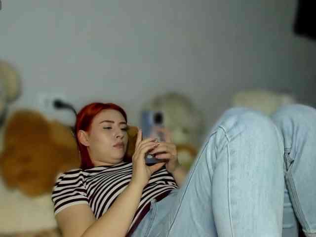 RedheadDevil webcam