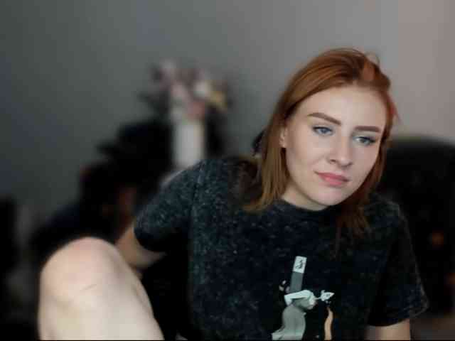 RedheadDevil webcam