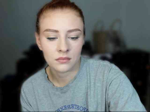 RedheadDevil webcam