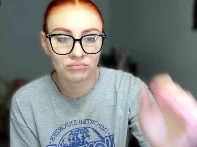 RedheadDevil webcam