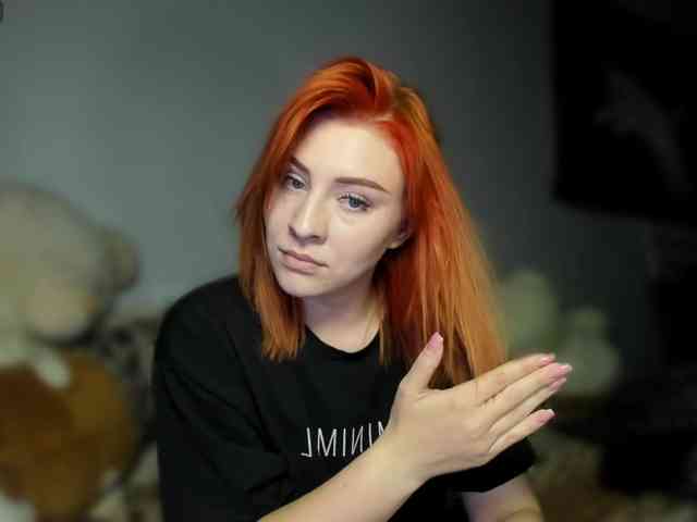 RedheadDevil webcam