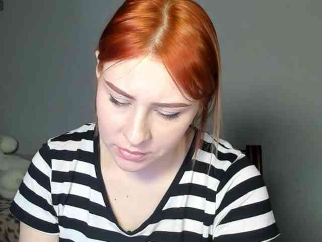 RedheadDevil webcam
