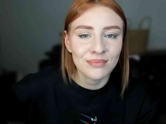 RedheadDevil webcam