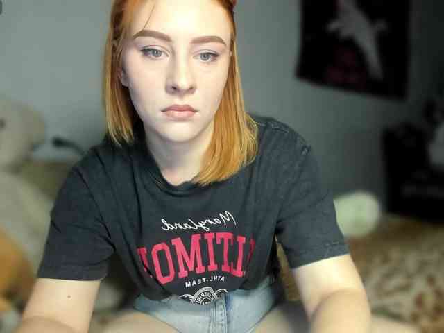 RedheadDevil webcam