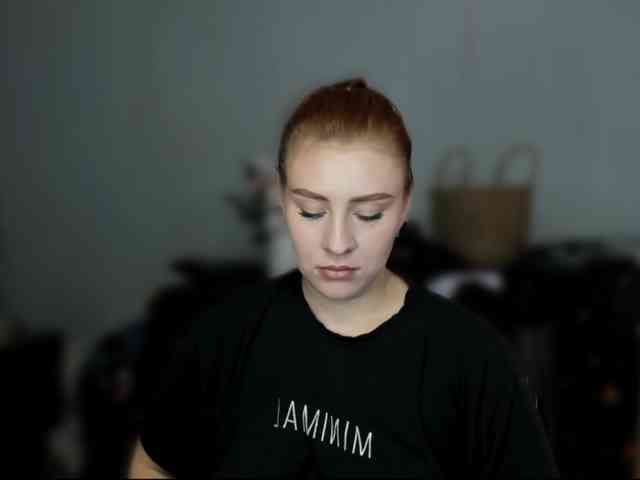RedheadDevil webcam
