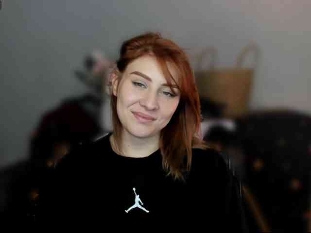 RedheadDevil webcam
