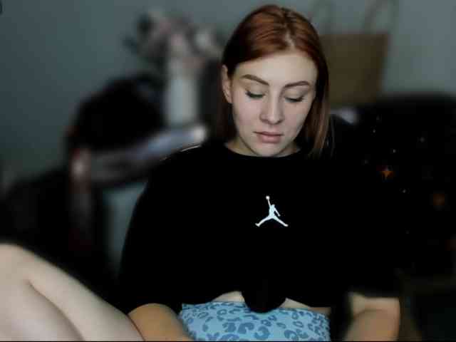RedheadDevil webcam