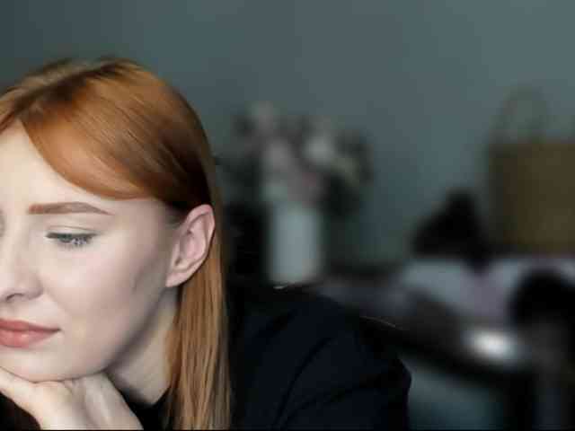 RedheadDevil webcam