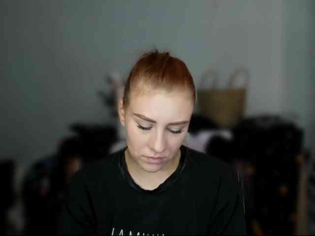 RedheadDevil webcam