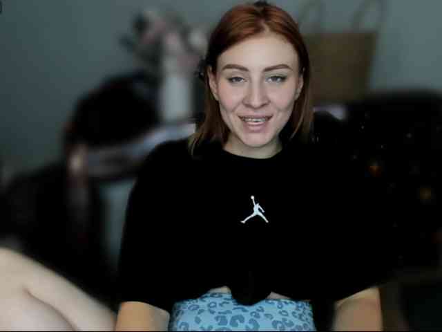 RedheadDevil webcam