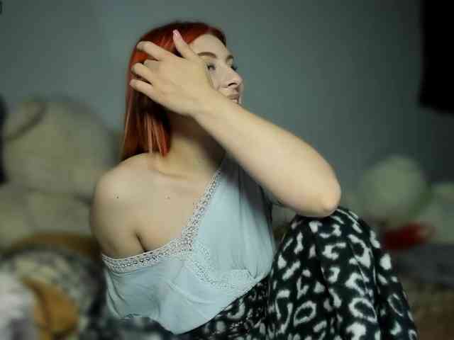 RedheadDevil webcam