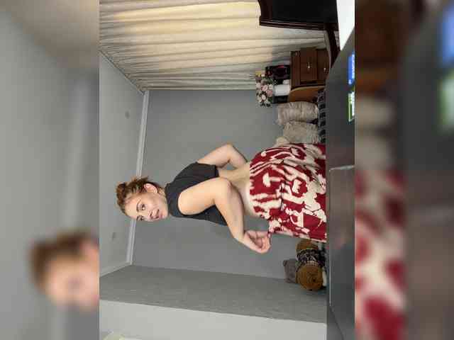 RedheadDevil webcam