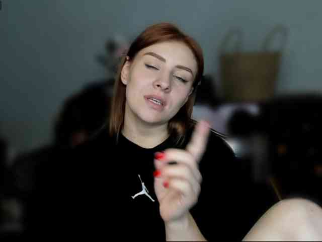 RedheadDevil webcam