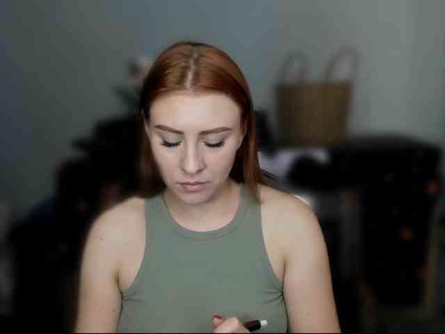 RedheadDevil webcam