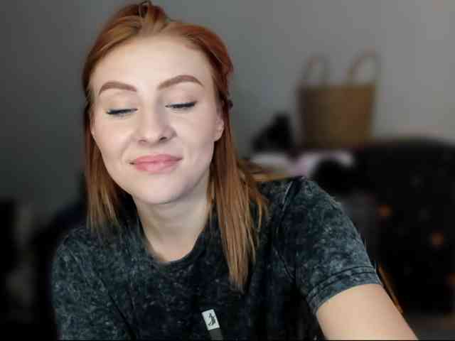 RedheadDevil webcam