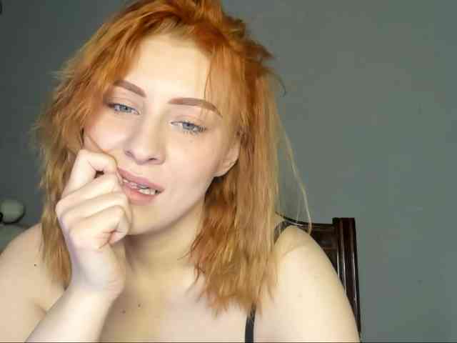 RedheadDevil webcam