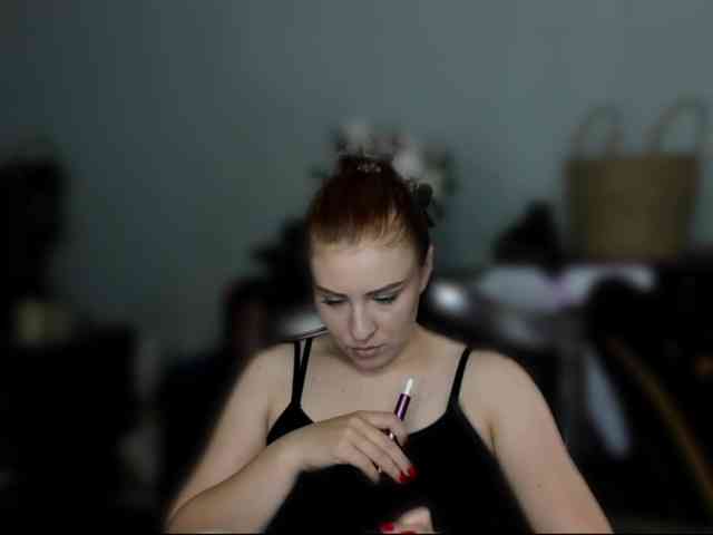 RedheadDevil webcam