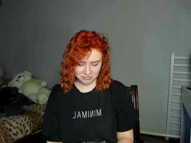 RedheadDevil webcam