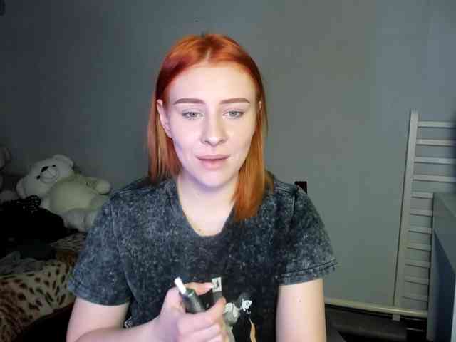 RedheadDevil webcam