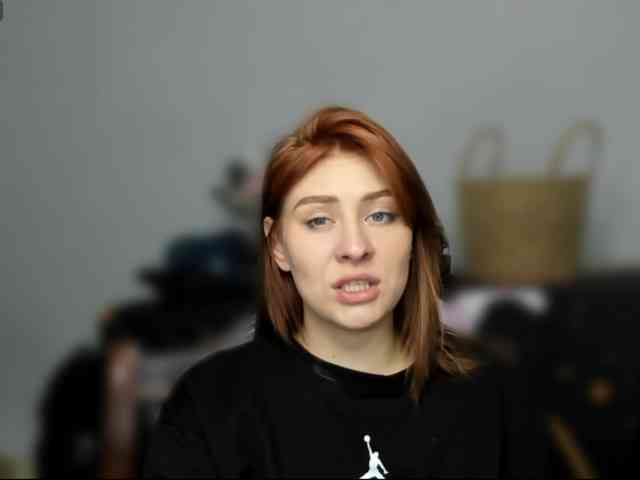 RedheadDevil webcam