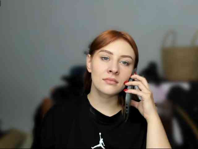 RedheadDevil webcam