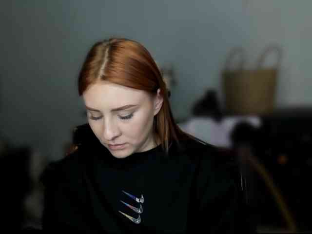 RedheadDevil webcam