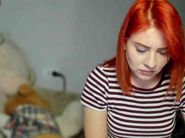 RedheadDevil webcam