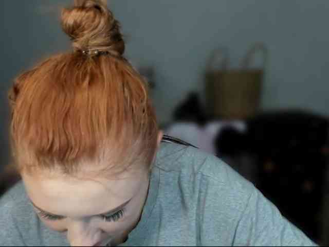 RedheadDevil webcam