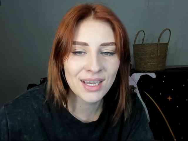 RedheadDevil webcam