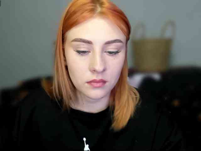 RedheadDevil webcam