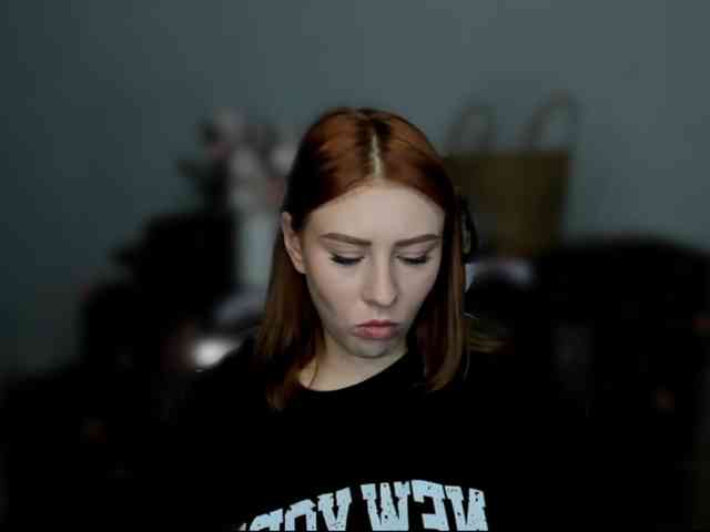 RedheadDevil webcam